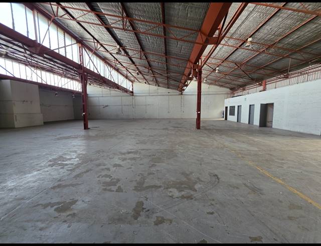 1,266M² WAREHOUSE TO LET IN REUVEN